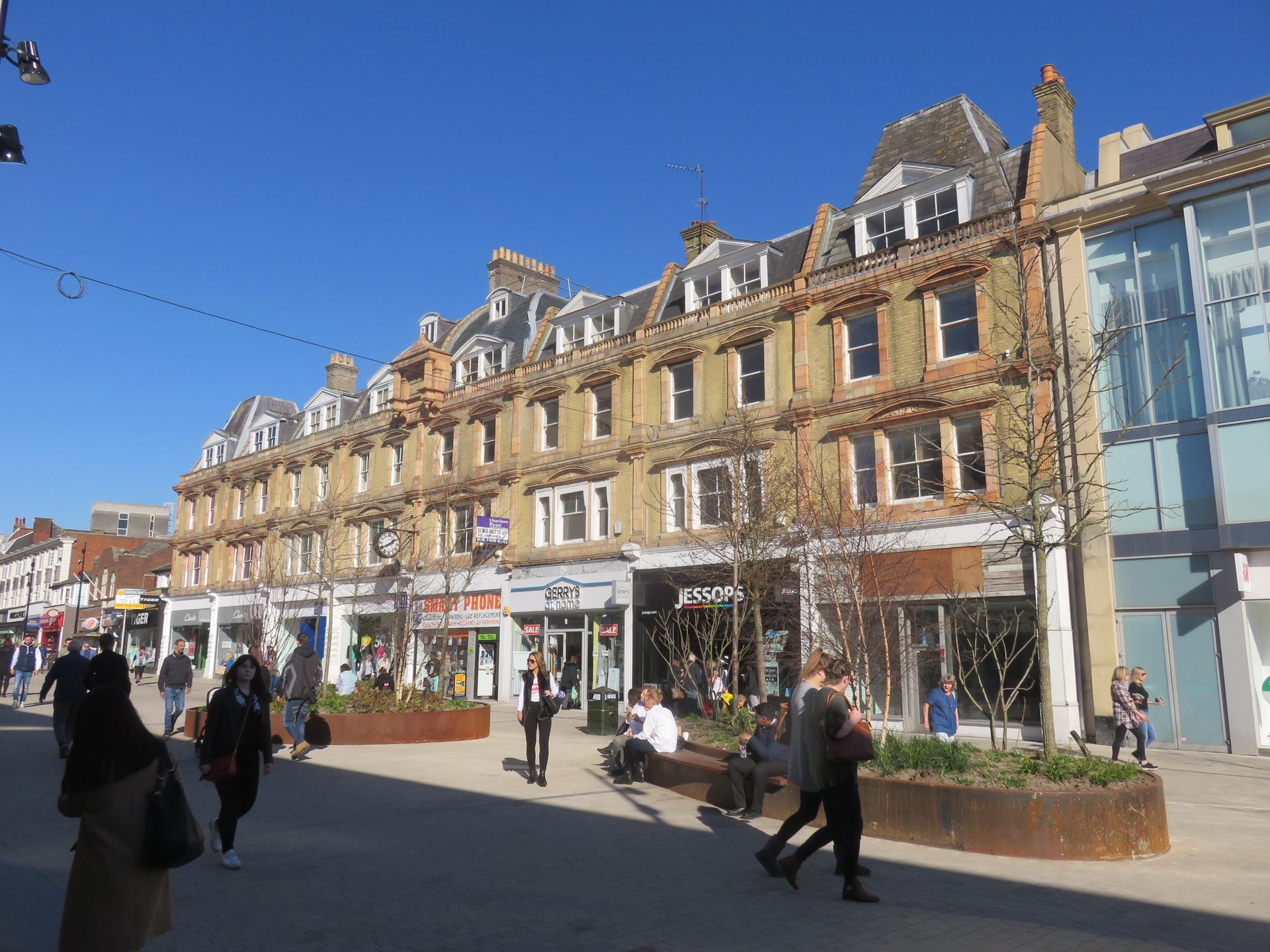 Aberdeen Buildings on Bromley High Street